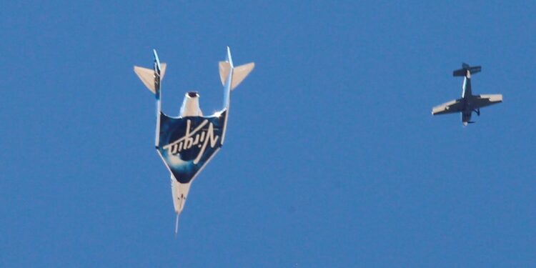 ¿Cuánto cuesta viajar al espacio? Los precios de World View, Virgin, Blue Origin, Space X…