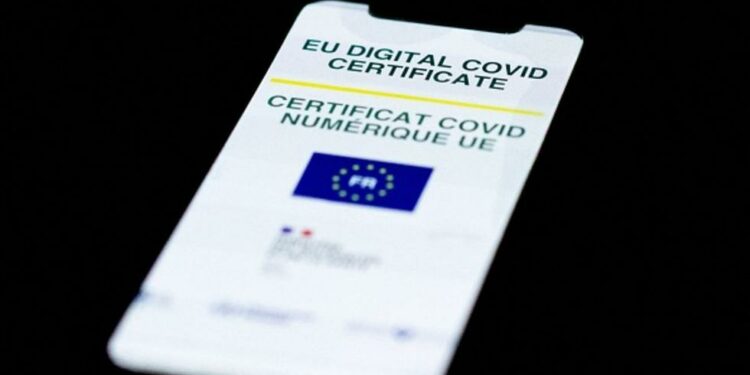 ¿Se acaba la odisea de los viajes al extranjero en era COVID? | TENDENCIAS