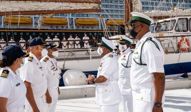 Crucero de Instrucción Internacional para Guardiamarinas Otoño 2021 arriba a Bahamas