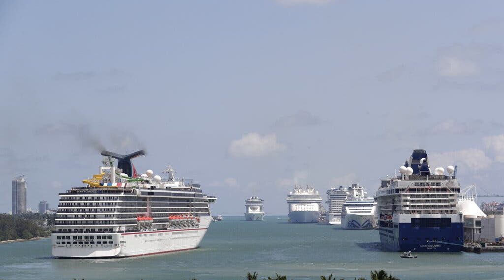 EEUU reporta más de 1.350 casos de la covid-19 en cruceros en 4 meses