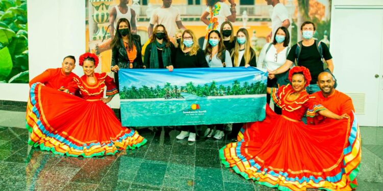 Vuelo con grupo de 25 agentes de viaje reactiva turismo suizo a Puerto Plata