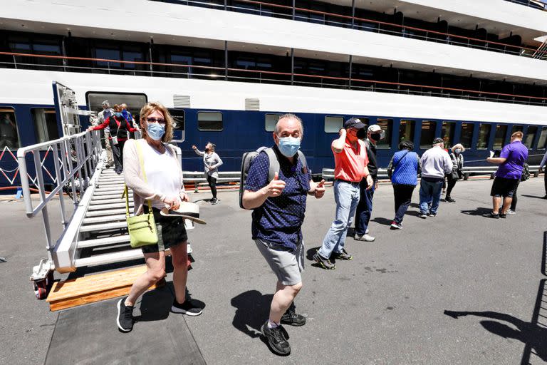 El primer crucero que arriba a Buenos Aires desde el comienzo de la pandemia