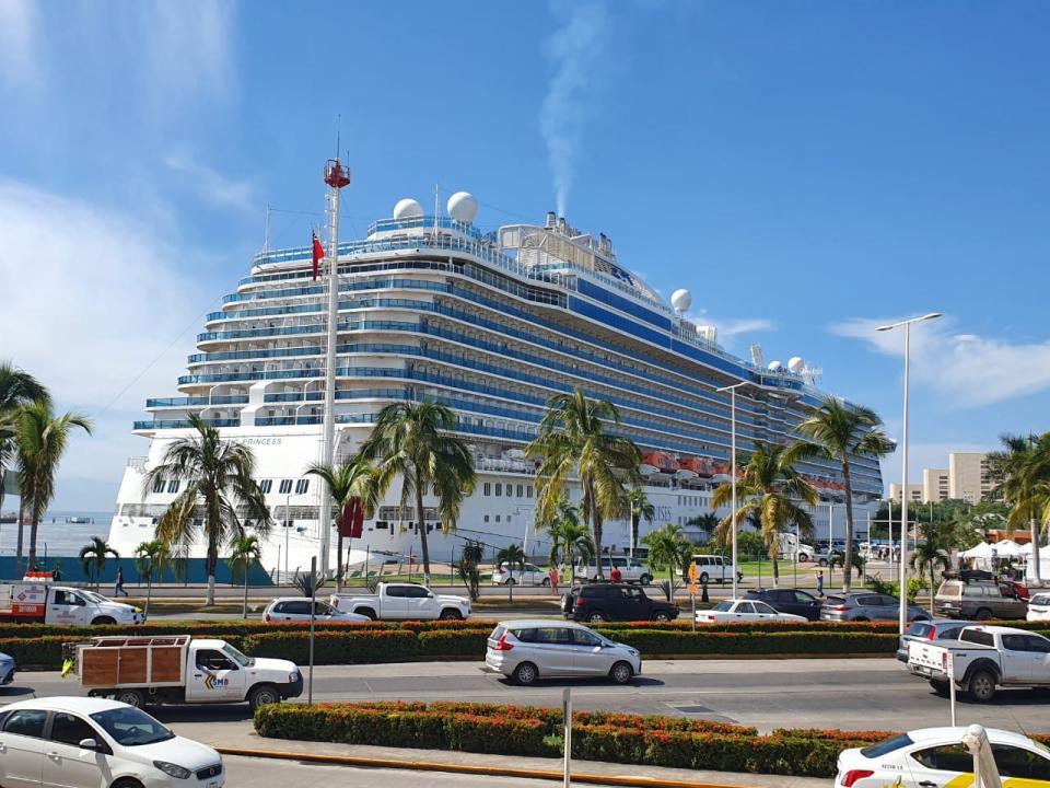 Primer triple arribo de cruceros en Puerto Vallarta