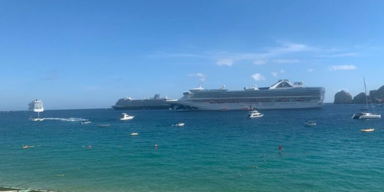 CSL recibe triple arribo de cruceros