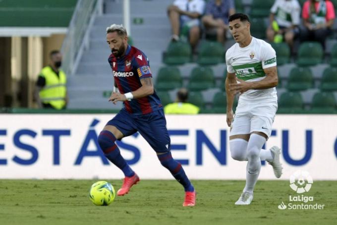 Morales, durante el Elche-Levante (Foto: LaLiga)