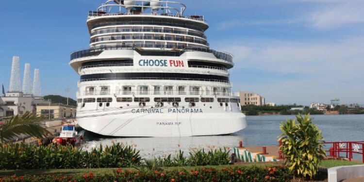 Acude por décimo tercera ocasión el crucero Carnival Panorama a Vallarta