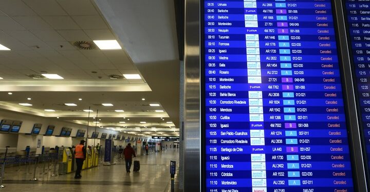Agencias de viajes advierten que habrá reducción de vuelos internacionales por el precio de los pasajes