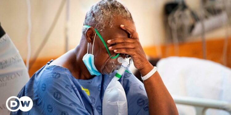 Alemania declara a Sudáfrica “de alto riesgo” por variante multimutante, Bruselas prepara freno de emergencia | El Mundo | DW