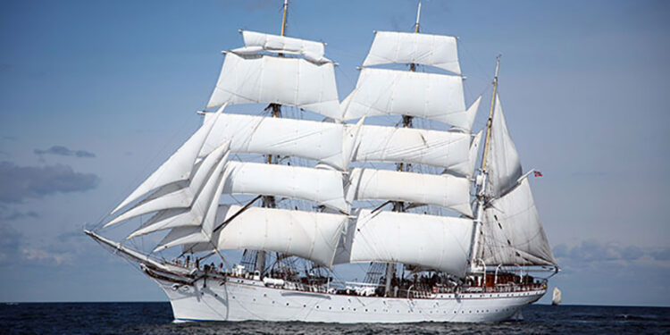 El velero noruego Statsraad Lehmkuhl atracará este miércoles en la Terminal de Cruceros Sierra Maestra en una visita que forma parte de la iniciativa One Ocean y su vuelta al mundo por el conocimiento, la educación y la diplomacia.