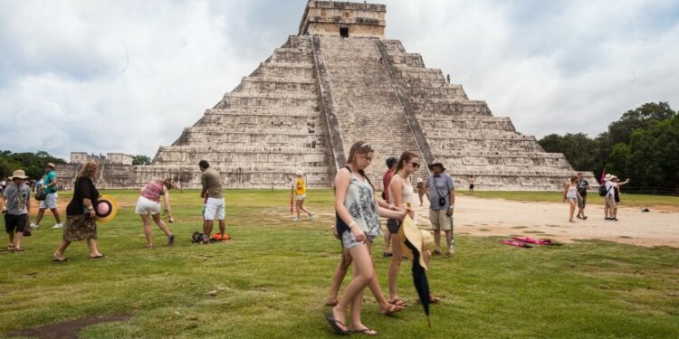 Anuncian inversiones turísticas y parque industrial para la zona de Chichén Itzá