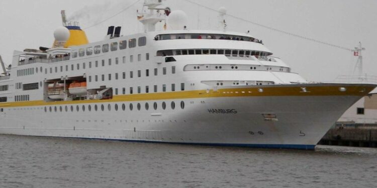Argentina dejó atracar un crucero de Cabo Verde con un infectado dentro al confundir África con Asia