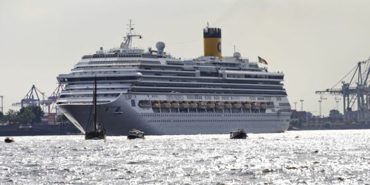Argentina permite ingreso de crucero procedente de África por error - Expansión