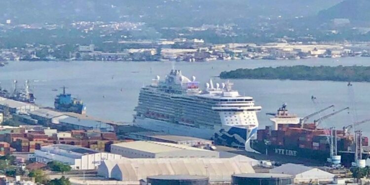 Arriba a Mazatlán el crucero turístico Majestic Princess