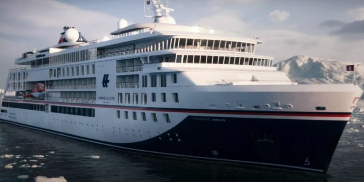 Arriban a Ushuaia los imponentes cruceros Hanseatic "Nature" e "Inspiration"