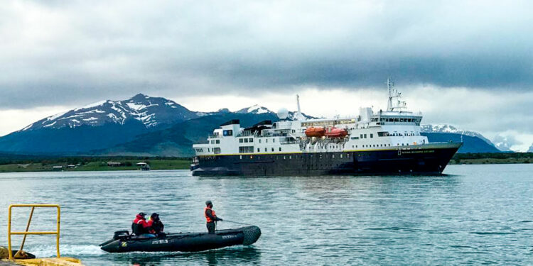 Arribó el primer crucero a Puerto Natales – El Magallánico