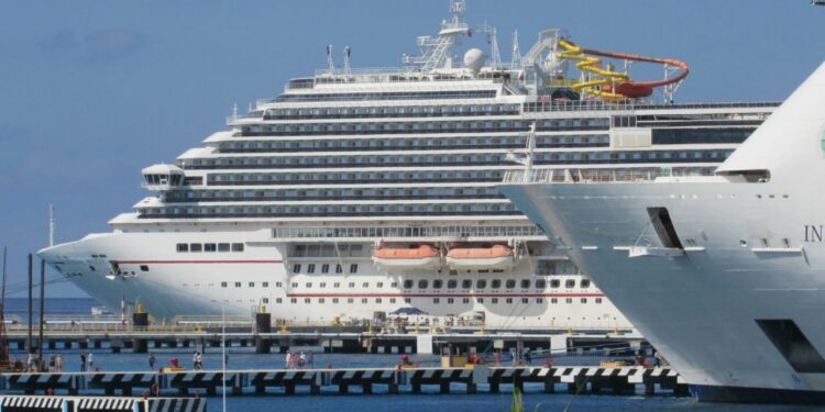 Así se ven los cruceros de las terminales de Cozumel este inicio de semana: EN VIVO