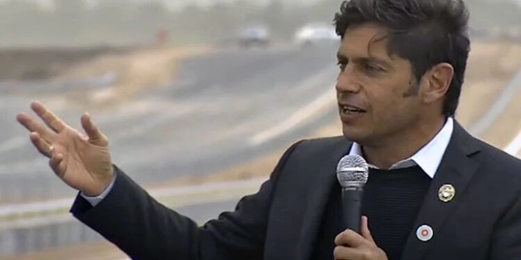Axel Kicillof abre el registro de viajes egresados gratis cuando faltan 14 días para las elecciones