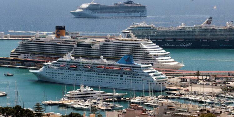 Baleares pide que se limiten los cruceros en sus puertos