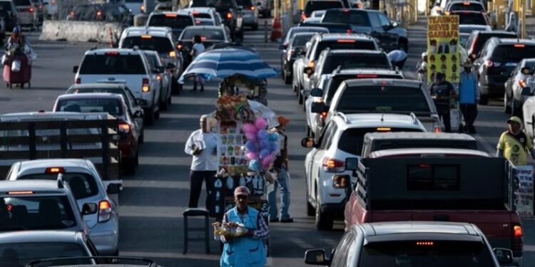 CBP hace recomendaciones a turistas para viajes NO esenciales