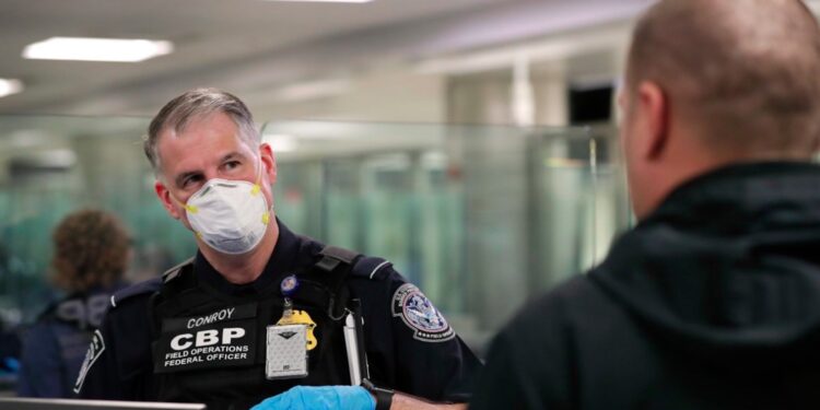 CBP prevé largos tiempos de espera en apertura de frontera terrestre