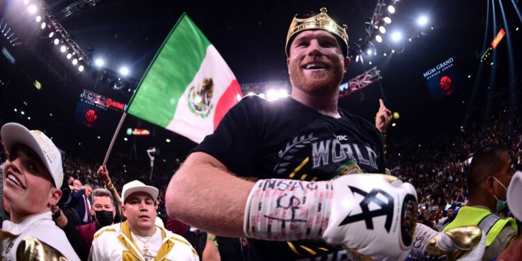 'Canelo' Álvarez y CMB aprueban oportunidad por el título de peso crucero