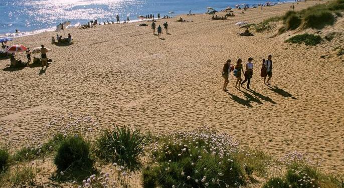 Casi 300 agencias de España y Portugal asisten en Punta Umbría a la...