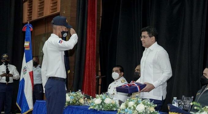 Celebran promoción de agentes de seguridad turística