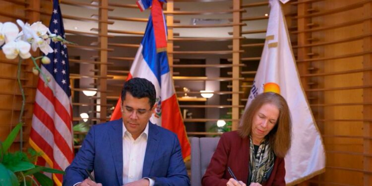 Collado busca atraer más turistas de Chicago y Orlando para RD