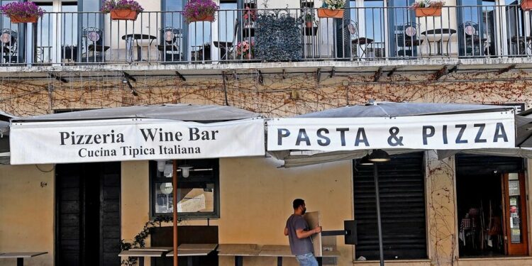 Covid-19: Omicron, la nueva variante del coronavirus preocupa a todo el mundo | Italia confirmó su primer caso