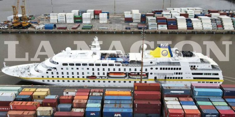 Crucero Hamburg: las dudas que despiertan las primeras doce horas y media del arribo del buque al país