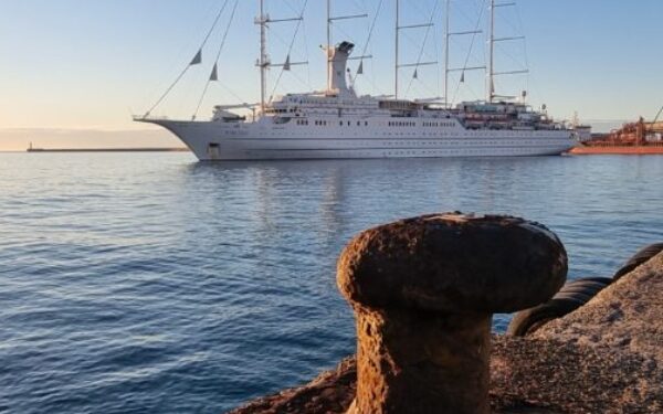 Crucero Wind Surf cierra su temporada en Almería con turistas estadounidenses