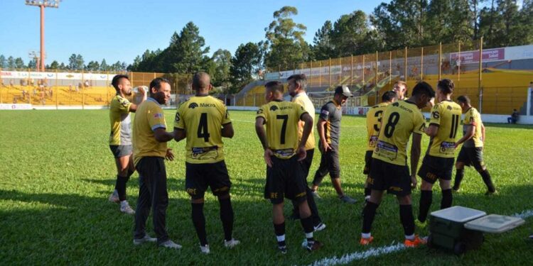 Crucero cerró la temporada con un empate