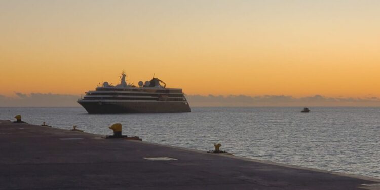 Volvieron los cruceros a Madryn: amarró el World Navigator, el primero de la temporada