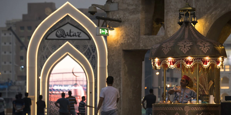 Desde Guardavidas hasta mozos: los trabajos que ofrecen para latinoamericanos en Qatar durante el año del Mundial