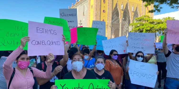Doblan las manos el PAS y los regidores ante presión política