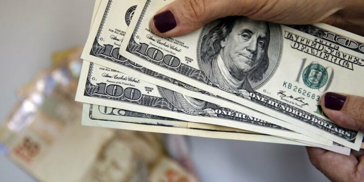 Dólar hoy: la cotización libre sube a $201,50 luego de la restricción para el pago en cuotas de viajes al exterior