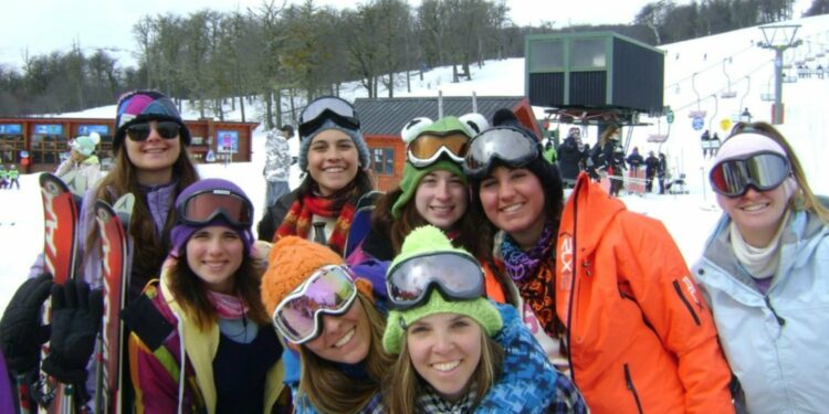 El Gobierno bonaerense abrió la preinscripción para los viajes de egresados gratis