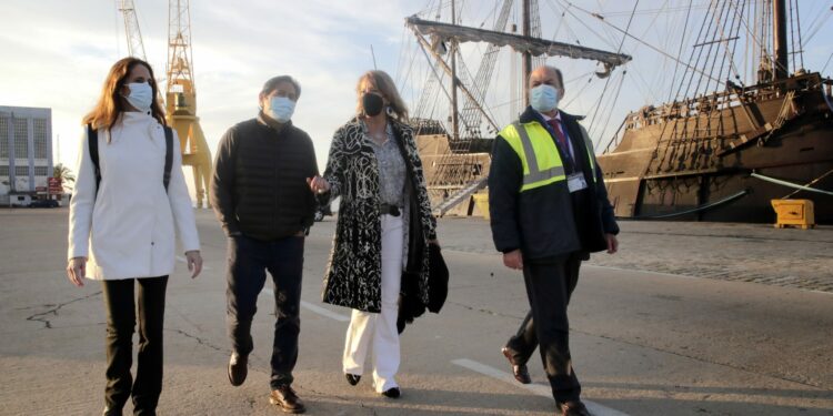 El Puerto de Huelva busca atraer buques de cruceros de lujo al Muelle de Levante para dinamizar la economía de la ciudad