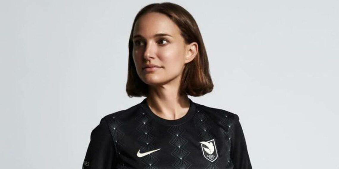 El equipo de fútbol de Natalie Portman y Serena Williams