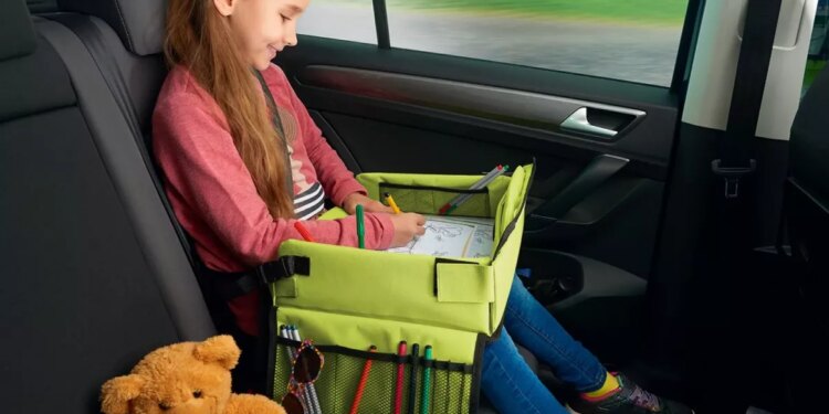 El genial invento de LIDL para que los niños se entretengan en los viajes largos en coche | Life
