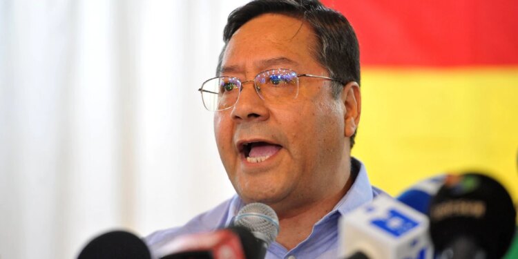 El presidente Arce suspende un viaje a una región boliviana por las fuertes protestas