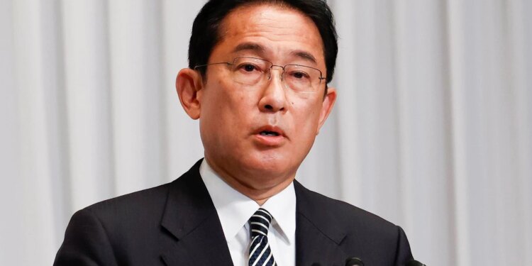 El primer ministro japonés viaja a la COP26 en su primer viaje oficial