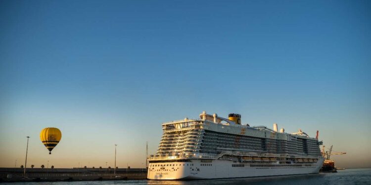 El puerto de Barcelona participa en el proyecto IAPH-WPSP Cruise para la recogida de datos de emisiones de los cruceros