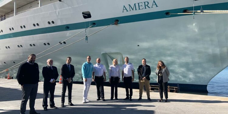 El puerto de Castellón recibe la escala del crucero "Amera"