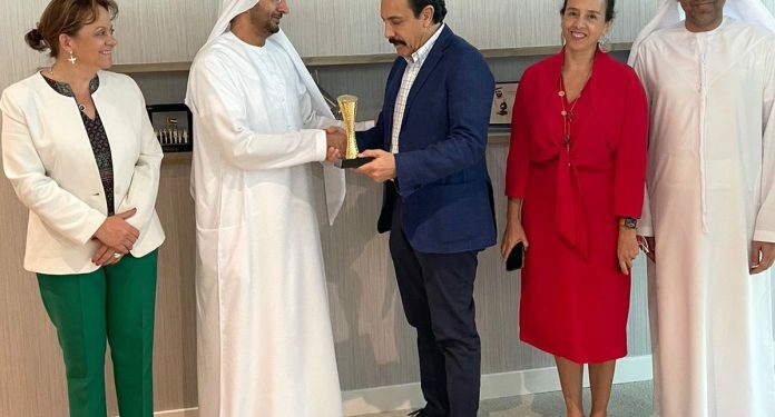 Emiratos Árabes otorgan premio al Gobernador de Hidalgo