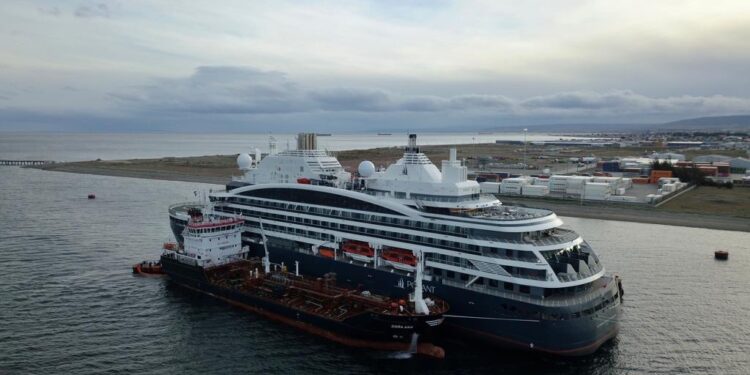 Empresa Portuaria Austral informa nuevo zarpe de crucero desde Punta Arenas rumbo a la Antártica