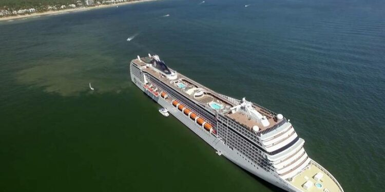 Empresas de transporte turístico de Punta del Este advierten que la suspensión de los cruceros es otro “gran golpe” para el sector | la diaria
