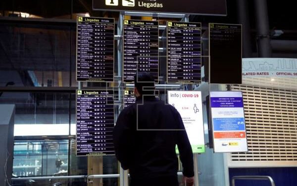 España incrementará las restricciones de viaje ante las nuevas variantes de la covid