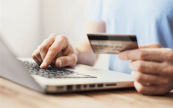 FAEVYT repudia medida que prohíbe las ventas por turismo en dólares en cuotas