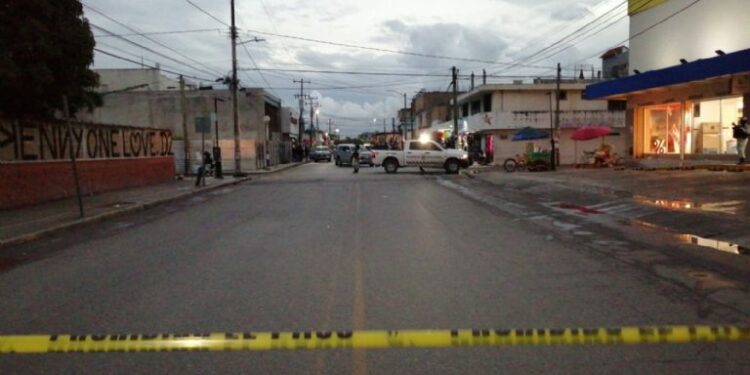 Fiscalía General de la República realiza operativo en la zona de El Crucero en Cancún